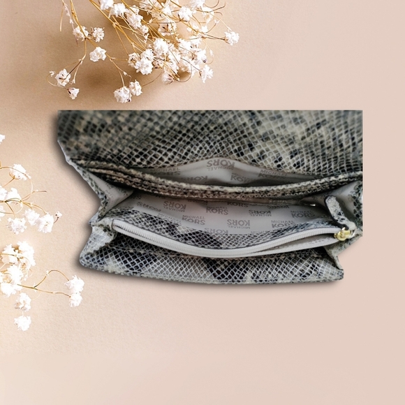 Michael Kors White/Brown Python Embossed Wallet - Picture 9 of 12